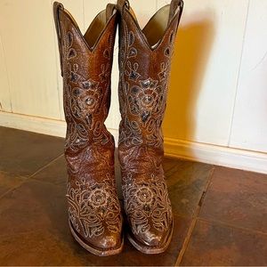 Corral boots size 8